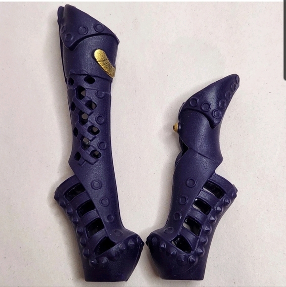 Ever After High Way Too Wonderland Courtly Jester Doll Purple Boots Shoes - Picture 3 of 3